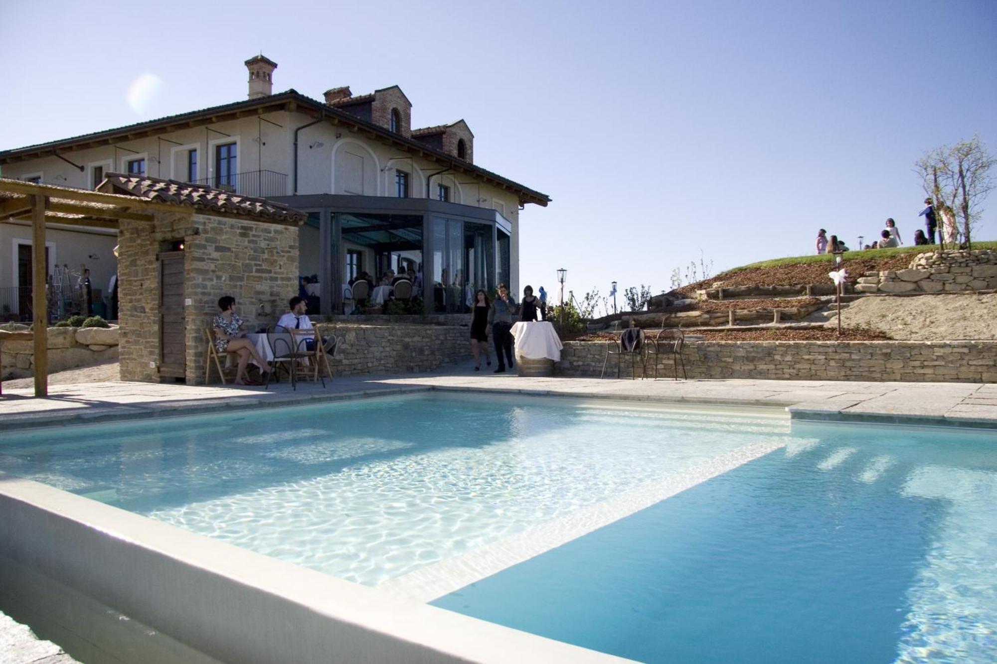 Agriturismo La Torricella Villa Monforte D'Alba Exterior photo